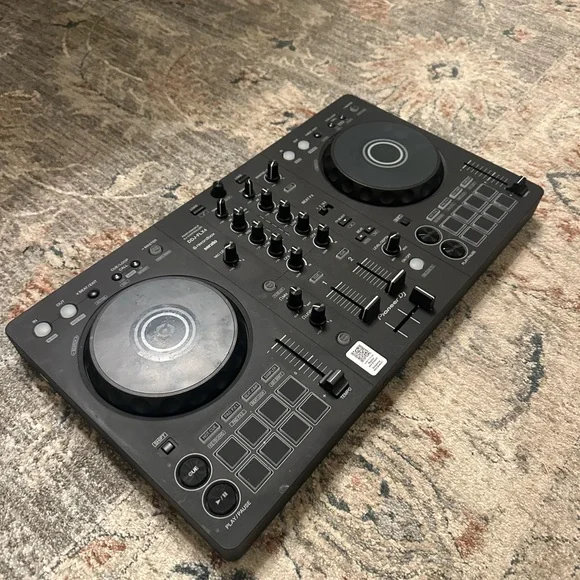 Pioneer DJ DDJ-FLX4 DJ Controller - Picture 3 of 4